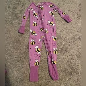 Little sleepies 6-12 month zippy 🐝 bees
